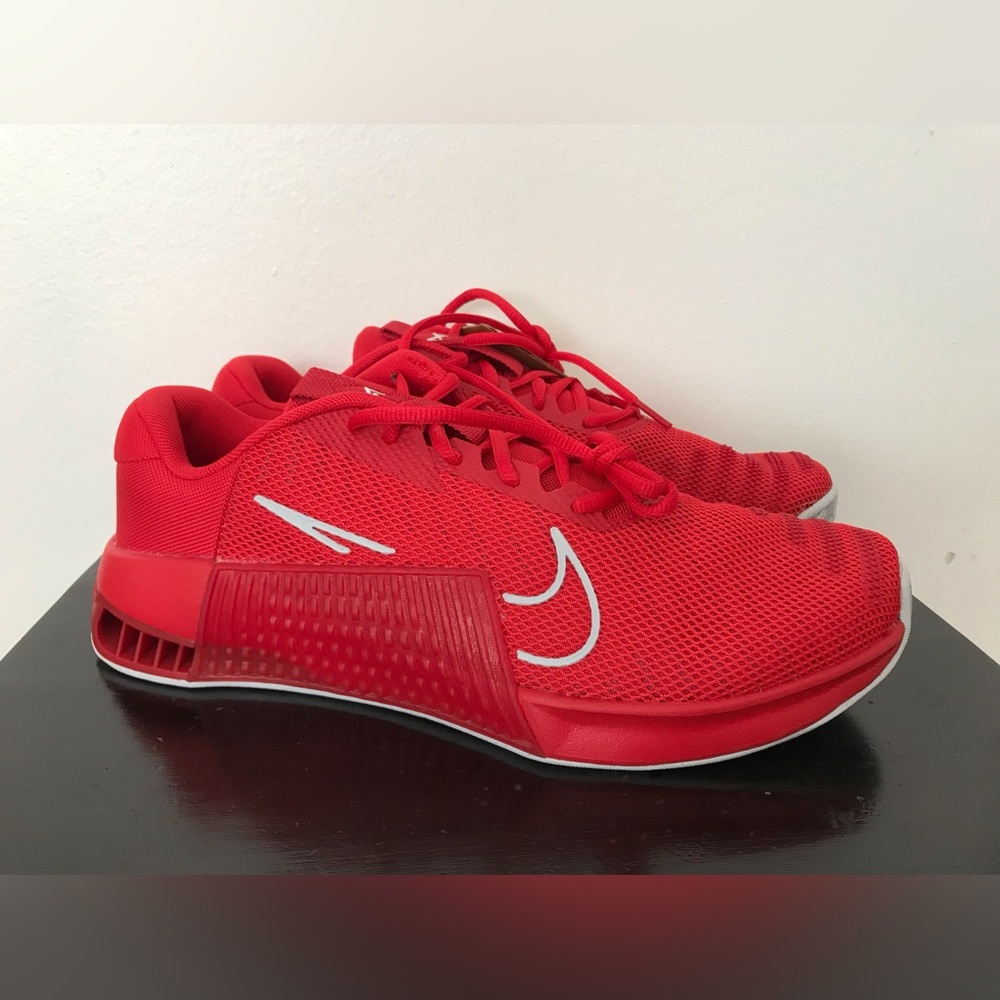 Size 10.5 Mens Nike Metcon 9 Gym Weightlifting Workout Shoes Red DZ2617-600